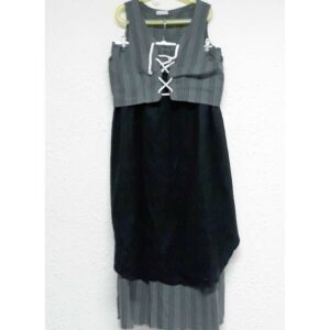 Campesina gris y negro