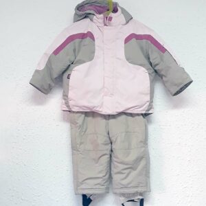 Cazadora y peto beige y rosa