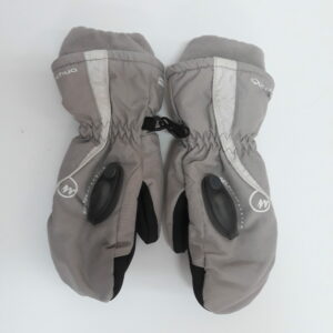 NO DISPONIBLE-MANOPLA GRIS